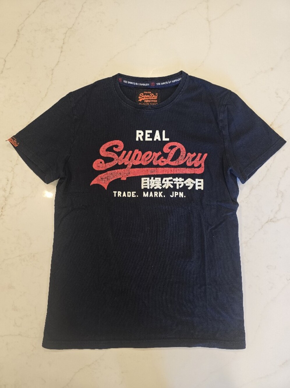 SuperDry • Logo Tee in Navy and Red